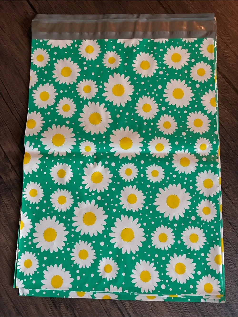 10 Count Daisy Pattern Polymailers